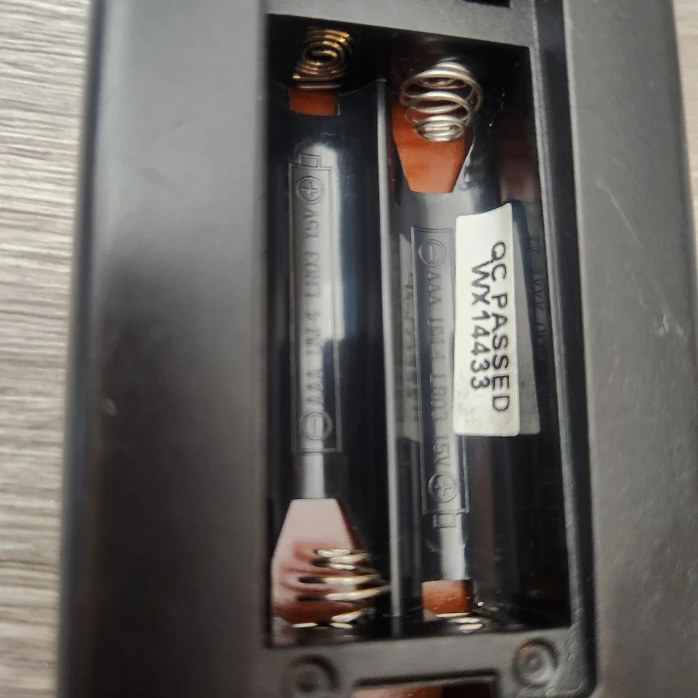 RCA Universal‎ TV Remote Control Silver Black Power Volume Channel Numbersq¹